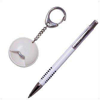 Набор: брелок-открывашка и ручка (белые)