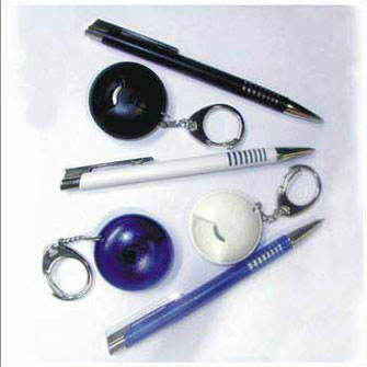 Набор: брелок-открывашка и ручка (синие)
