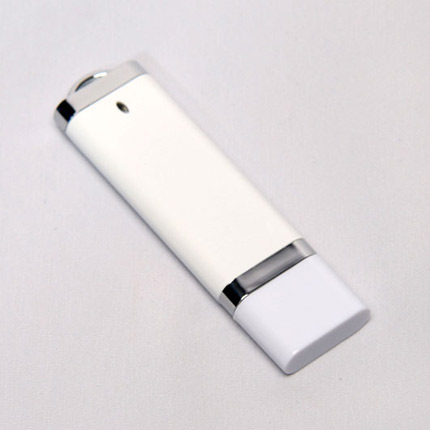 USB-Flash накопитель (флешка) из пластика классической прямоугольной формы, модель 002, объем памяти  4 Gb, цвет белый