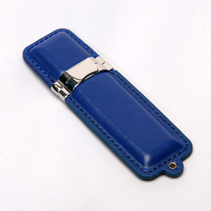 USB-Flash накопитель (флешка) в кожаном корпусе с металлическими вставками, модель 215, объем памяти  4 Gb, цвет синий