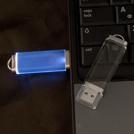 USB-Flash накопитель (флешка) прозрачная "SHINE" из акрила,  4 Gb, с синей подсветкой