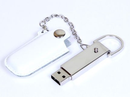USB-Flash накопитель (флешка) в металлическом корпусе с кожаным чехлом на цепочке, модель 214, объем памяти  4 Gb, цвет белый