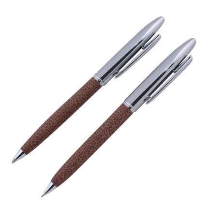Набор из двух предметов бренда "Салiасъ" коллекции "Новгород": шариковая ручка и механический карандаш, цвет коричневый
