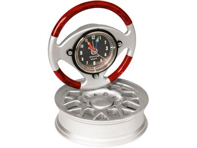 Часы в виде руля на автомобильном диске